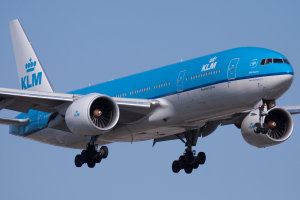 KLM_Boeing_777-200ER_Closeup_PH-BQO_YUL
